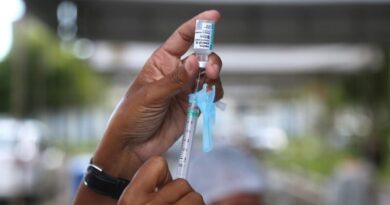 Moradores de Salvador são beneficiados na vacinação contra Covid-19 nesta quarta