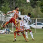 Vitória e Juazeirense empatam na estreia do Campeonato Baiano no Barradão