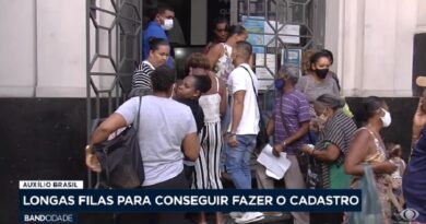 População de Salvador enfrenta longas filas para fazer registro no CadÚnico